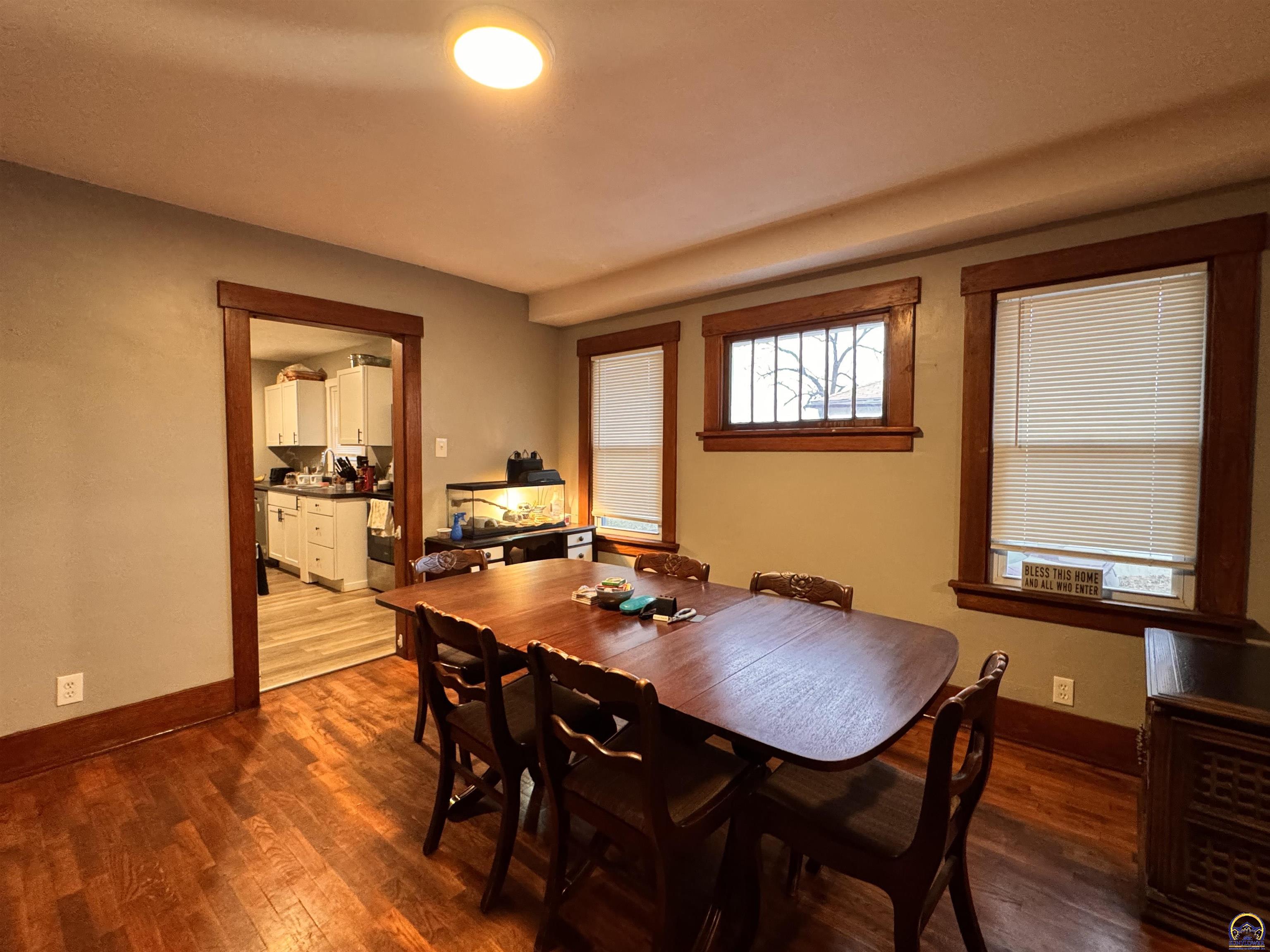 329 Northwest Waite Street Topeka, KS 66606 - Photo 6 of 35