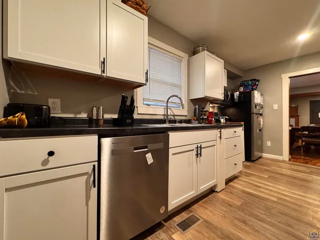 $180,000 | 329 Northwest Waite Street, Topeka, KS 66606