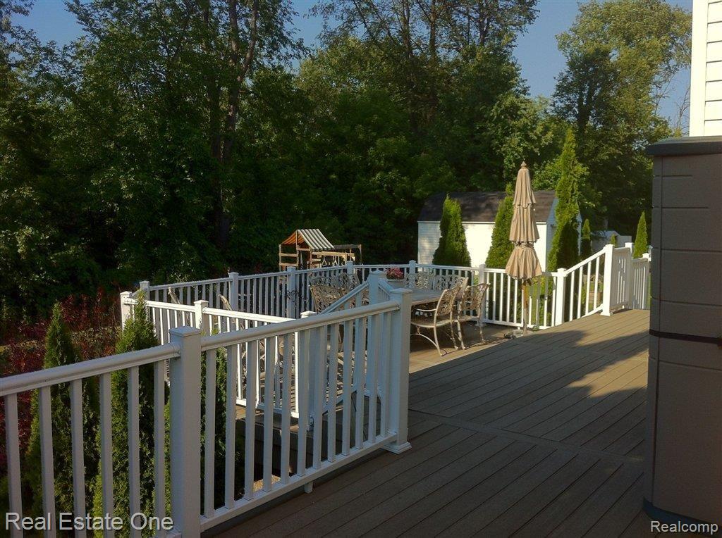 534 Decker Road Walled Lake, MI 48390 - Photo 23 of 25 Deck Backyard 1.jpg