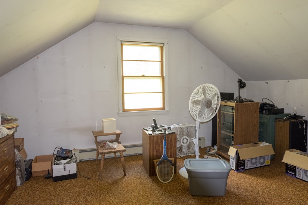 192 Amherst Road Pelham, MA 01002 - Photo 8 of 10