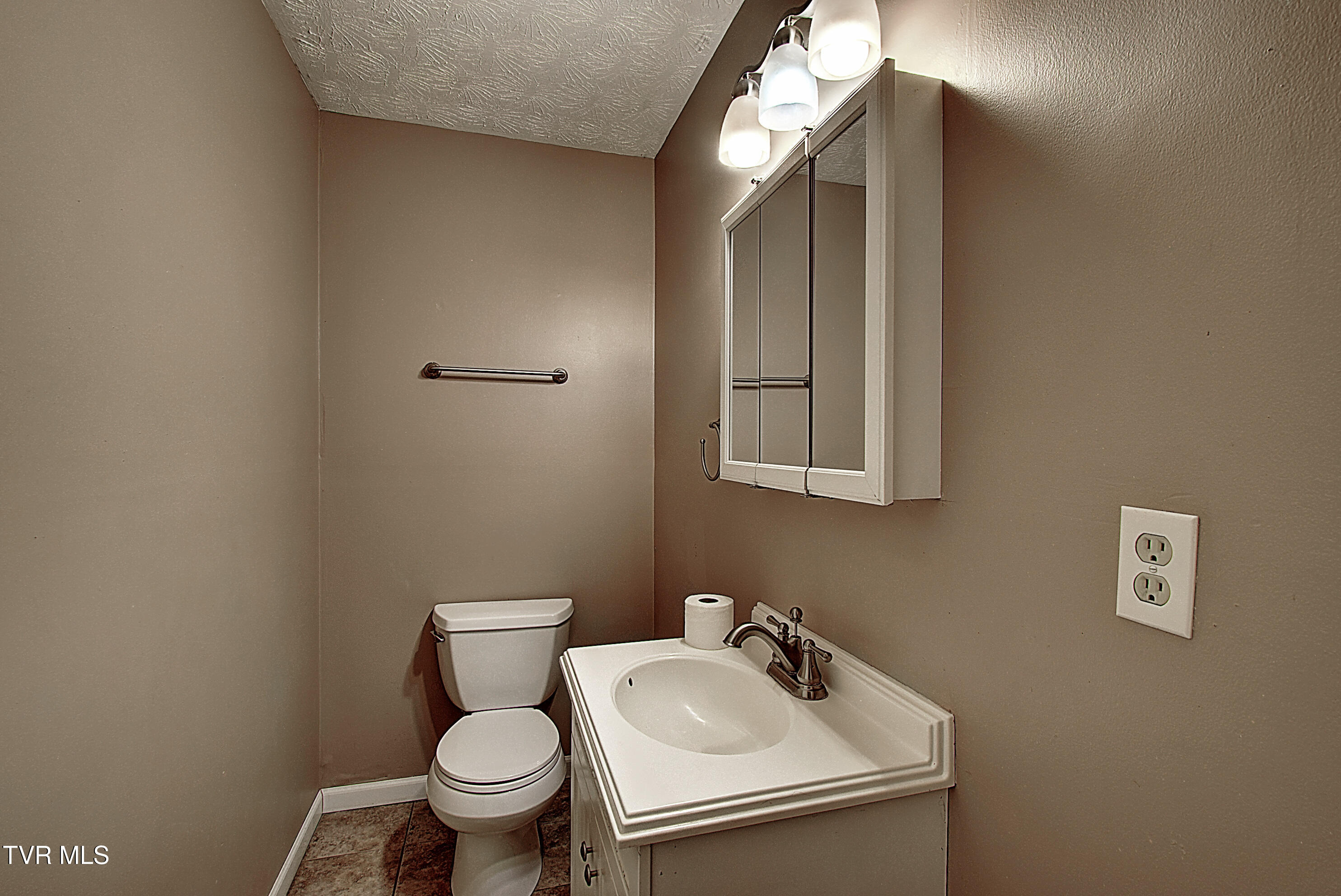 120 Russell Lane Hampton, TN 37658 - Photo 16 of 34 DSC_0265And8more