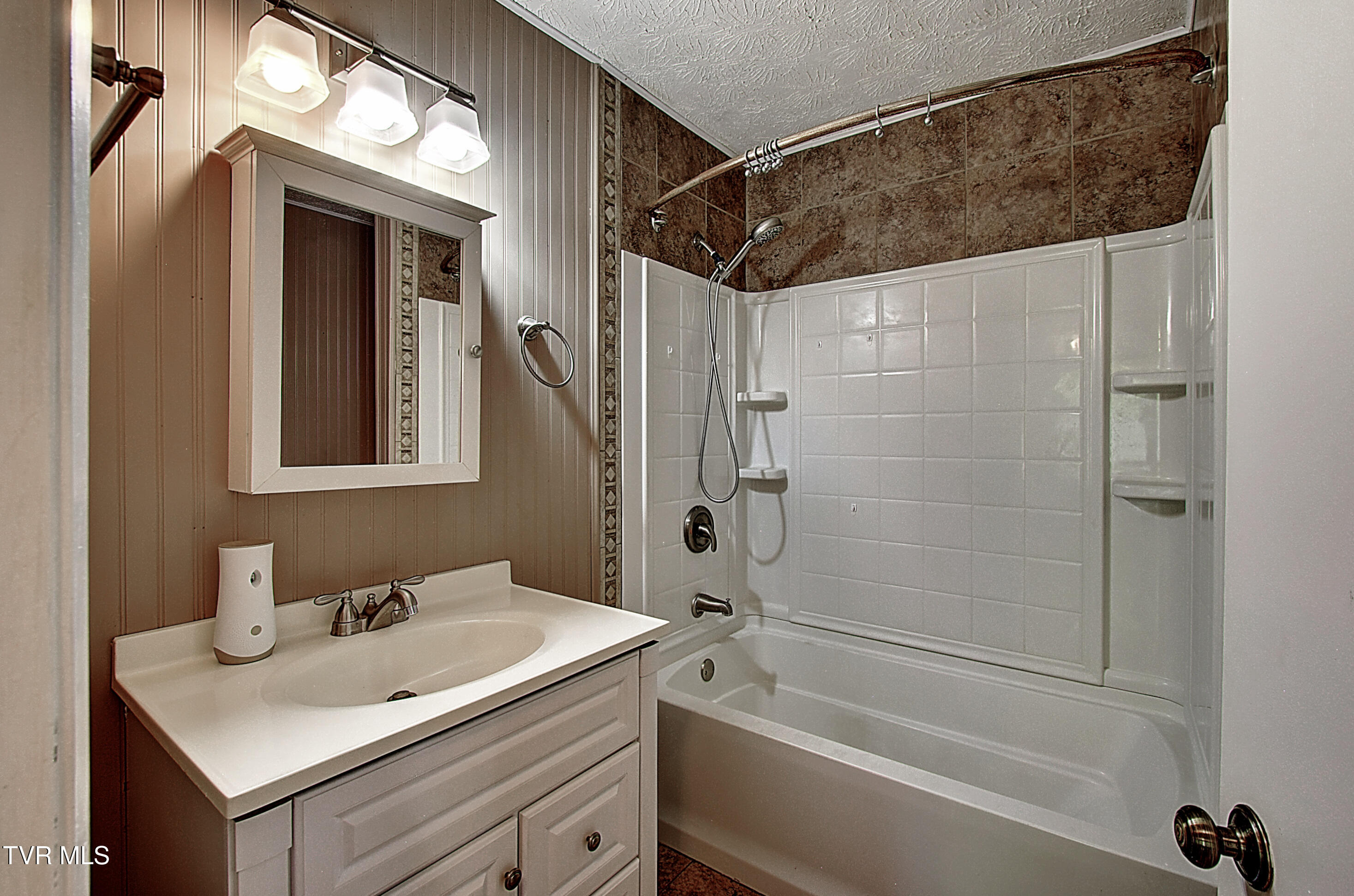 120 Russell Lane Hampton, TN 37658 - Photo 21 of 34 DSC_0355And8more