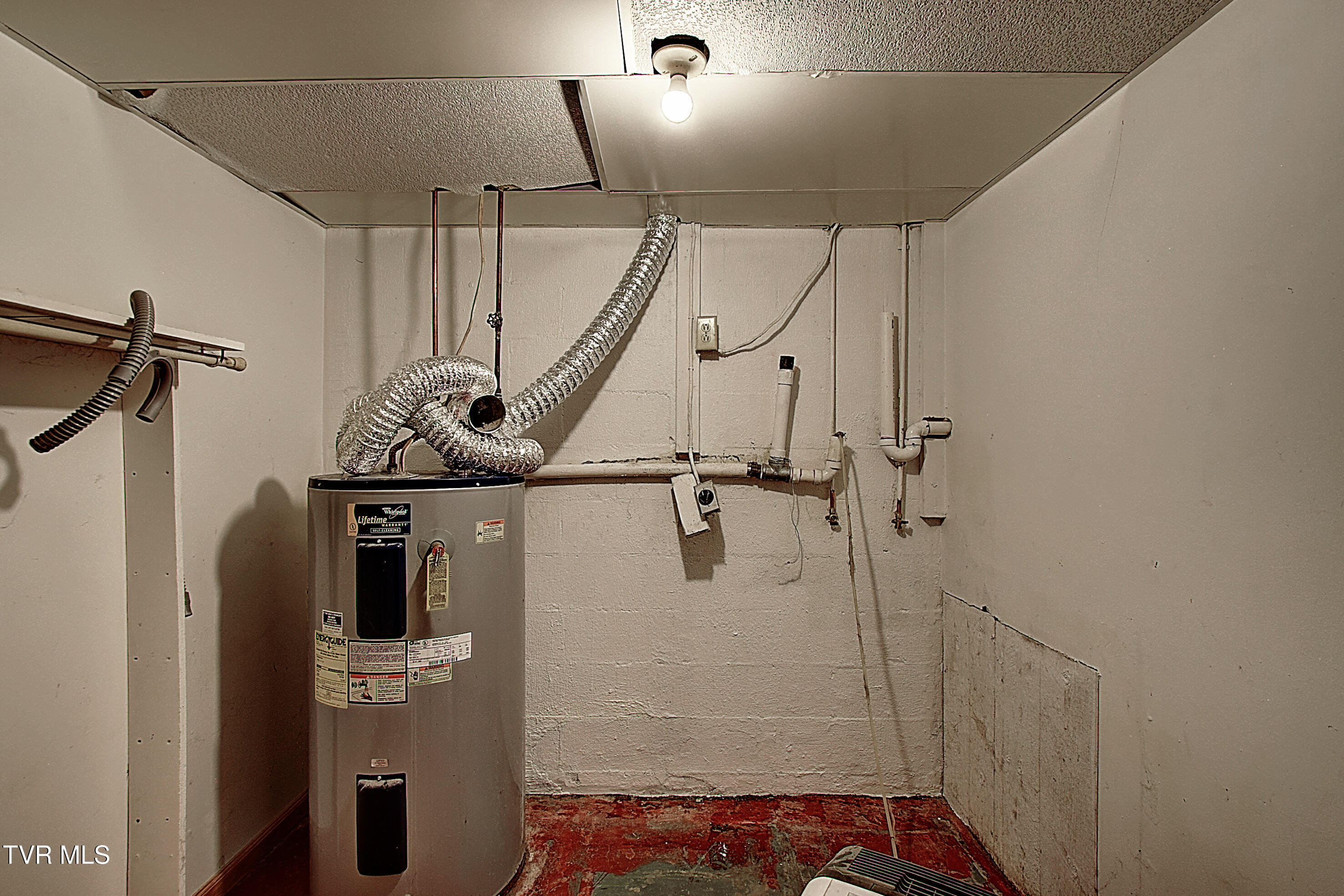 120 Russell Lane Hampton, TN 37658 - Photo 25 of 34 DSC_0418And8more