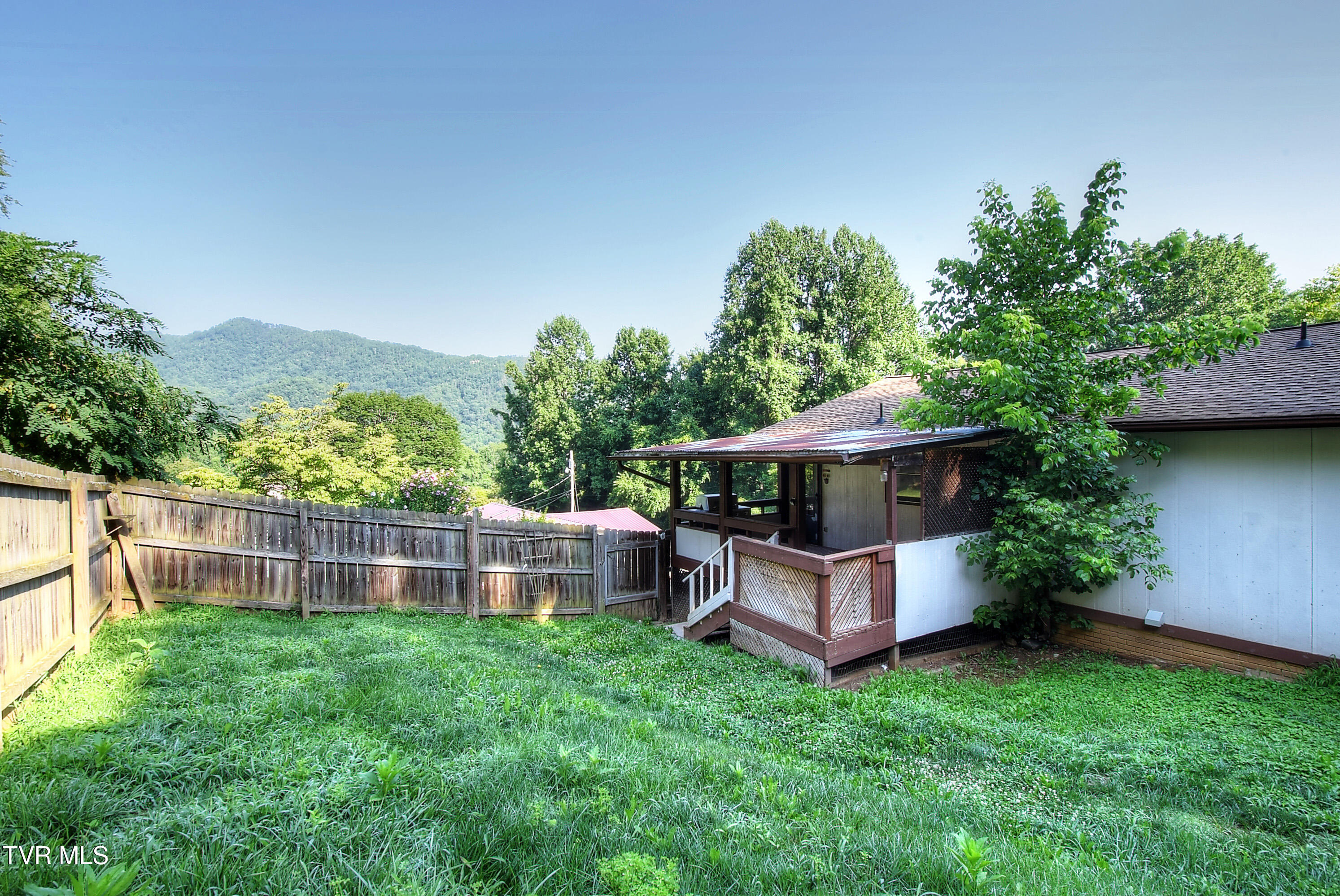 120 Russell Lane Hampton, TN 37658 - Photo 34 of 34 DSC_0562_3_4_5_6_7