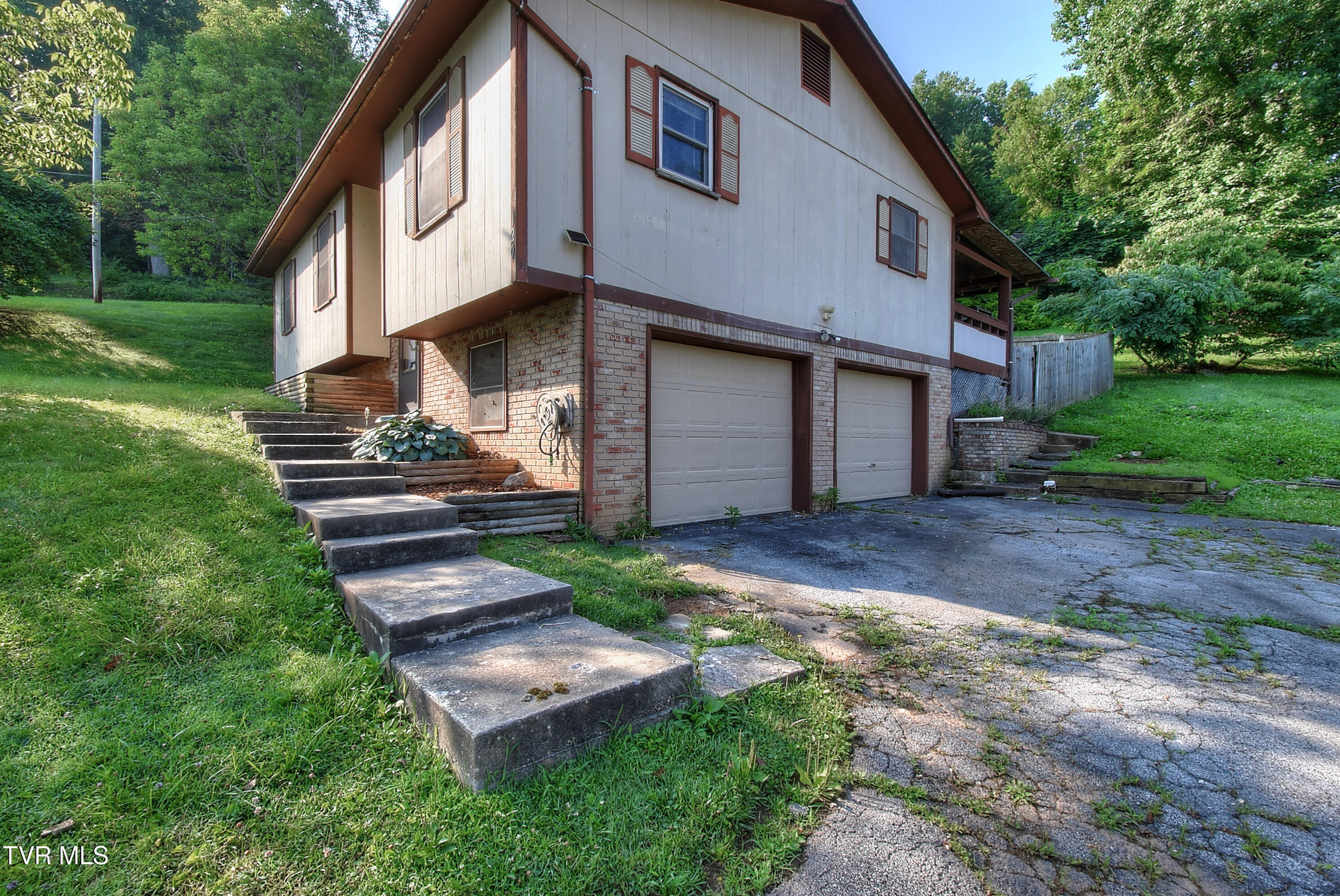 120 Russell Lane Hampton, TN 37658 - Photo 4 of 34 DSC_0055_56_57_58_59_60