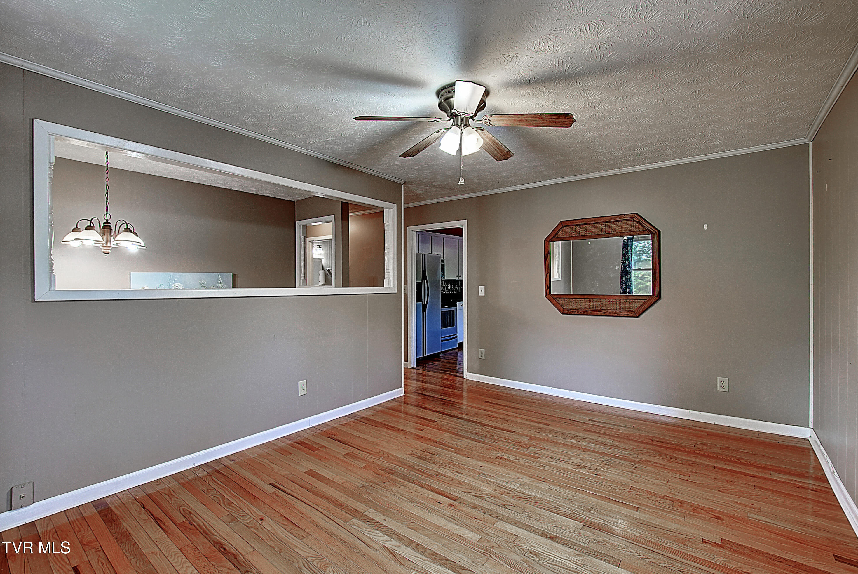 120 Russell Lane Hampton, TN 37658 - Photo 8 of 34 DSC_0130And8more