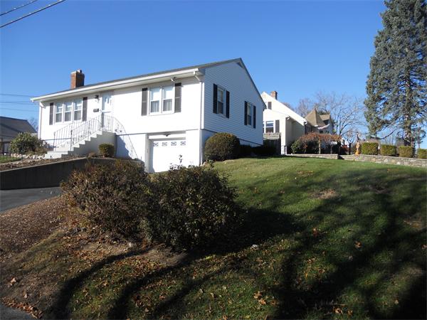 2 Ivy Street Worcester, MA 01604 - Photo 2 of 16 Gallery Image 2