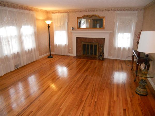 2 Ivy Street Worcester, MA 01604 - Photo 4 of 16 Gallery Image 4
