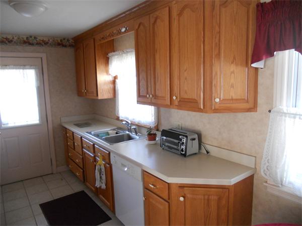 2 Ivy Street Worcester, MA 01604 - Photo 6 of 16 Gallery Image 6