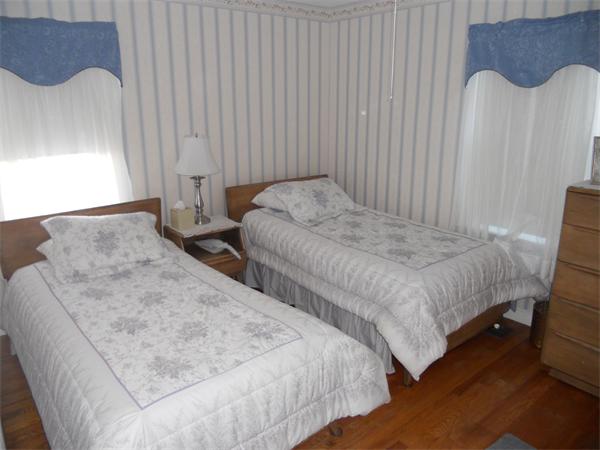 2 Ivy Street Worcester, MA 01604 - Photo 8 of 16 Gallery Image 8