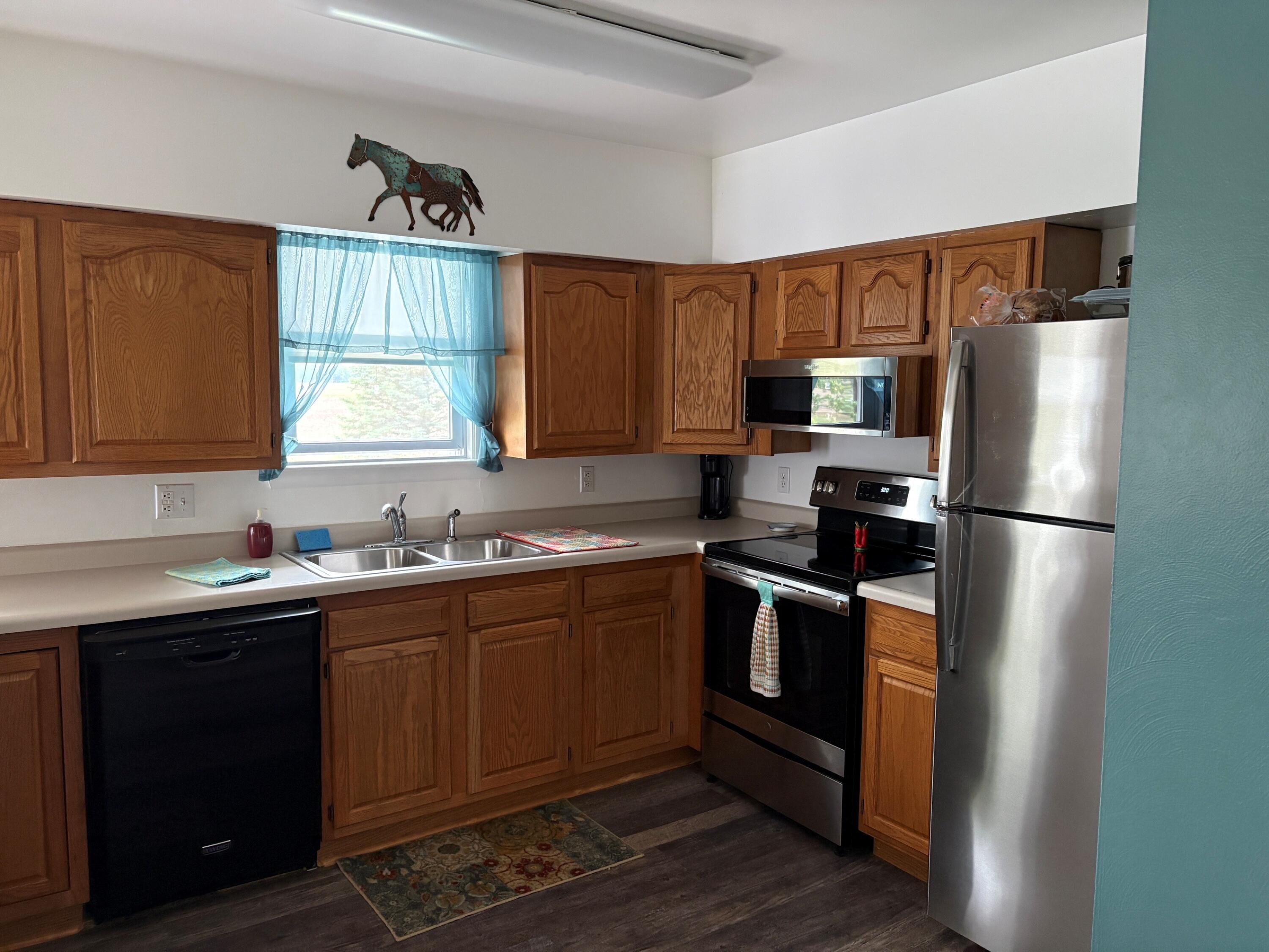 653 7th Street Plainwell, MI 49080 - Photo 6 of 38 6