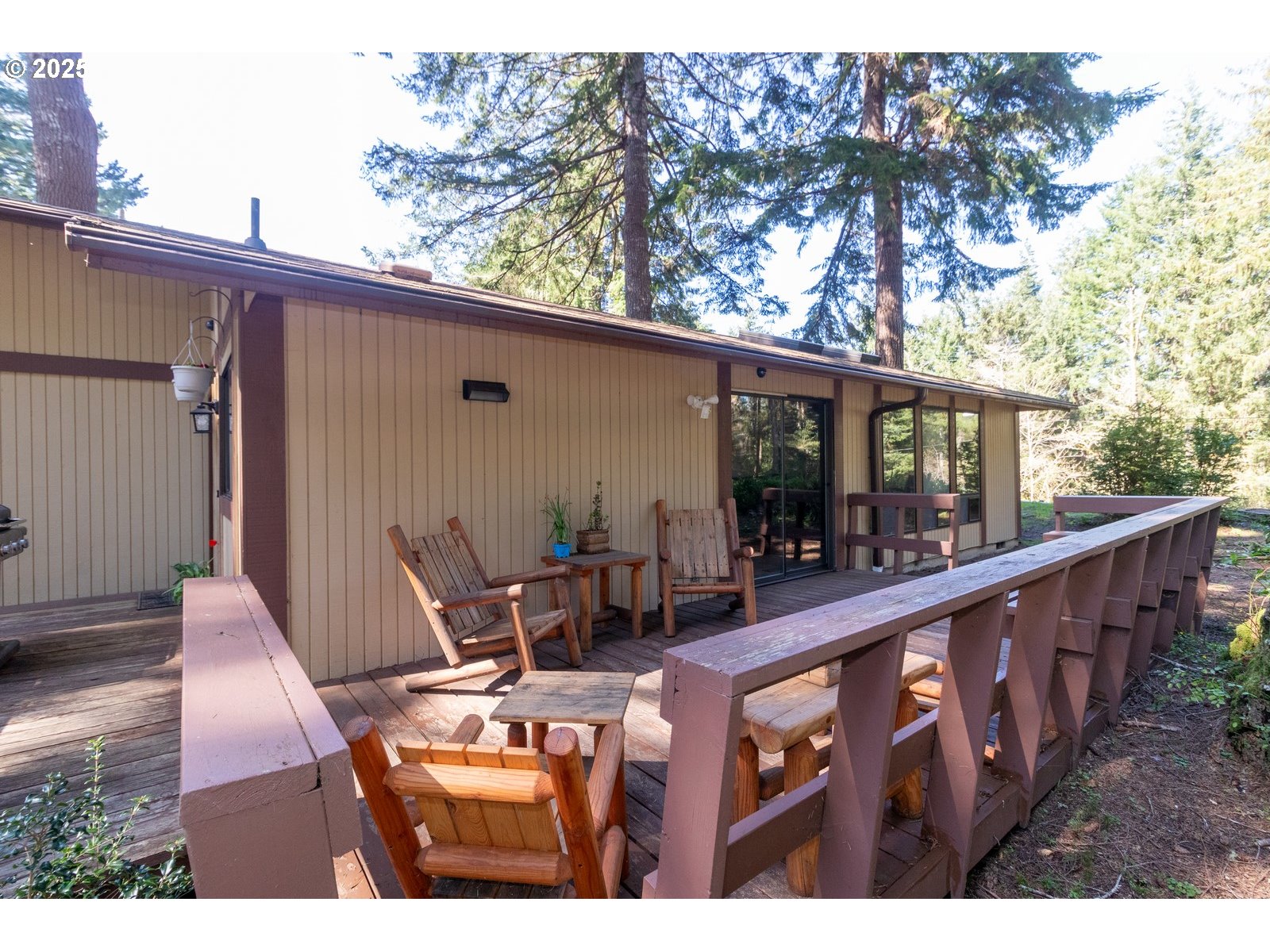 83694 Erhart Road Florence, OR 97439 - Photo 25 of 31 a view of balcony with furniture