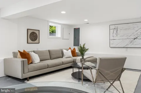 $1,295,000 | 906 Wade Avenue, Rockville, MD 20851