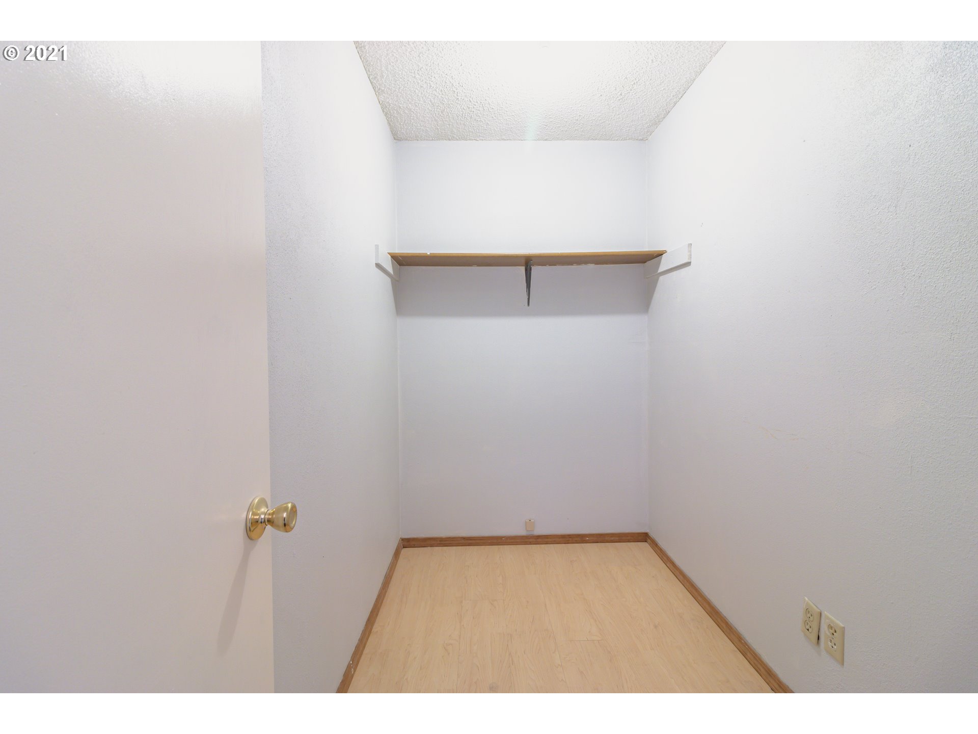 5596 Southwest Murray Boulevard Beaverton, OR 97005 - Photo 13 of 24