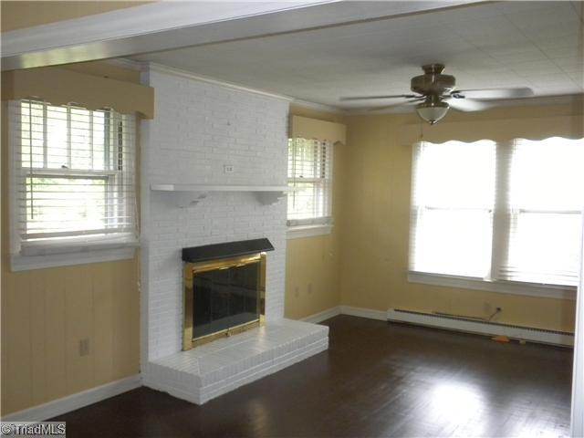 3247 Pleasant Ridge Road Summerfield, NC 27358 - Photo 6 of 16 Living Room.