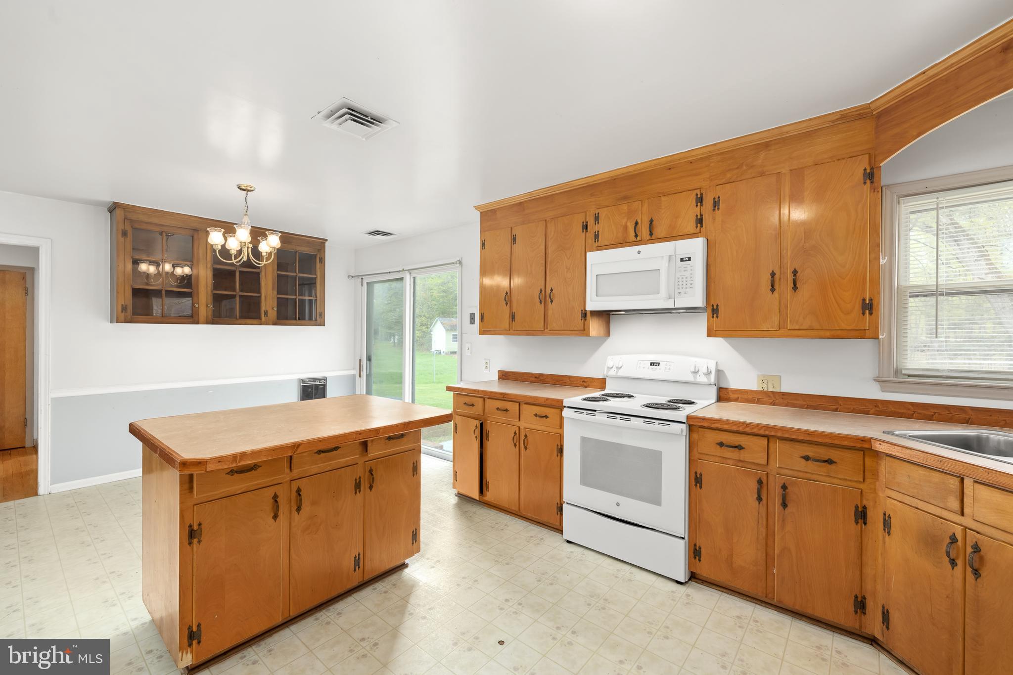 19320 Louisa Road Louisa, VA 23093 - Photo 4 of 38 Gallery Image 4