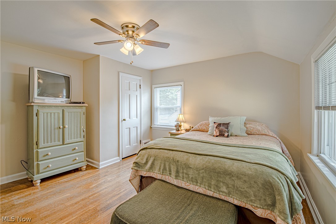 4799 Farnhurst Road Cleveland, OH 44124 - Photo 22 of 33