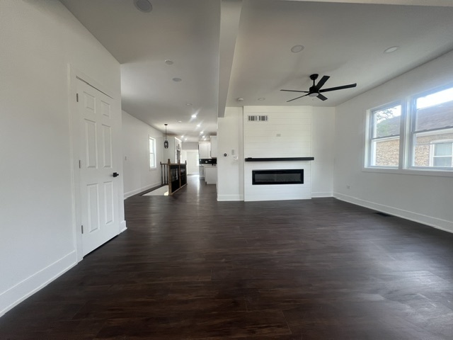 8423 South Carpenter Street Chicago, IL 60620 - Photo 6 of 19