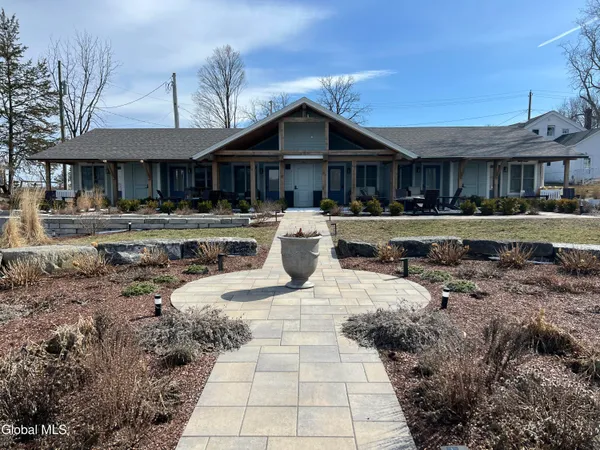 $1,499,999 | 29 Beggs Point Street, Essex, NY 12936