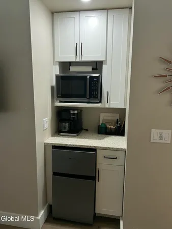 $1,499,999 | 29 Beggs Point Street, Essex, NY 12936