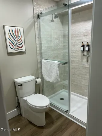 $1,499,999 | 29 Beggs Point Street, Essex, NY 12936