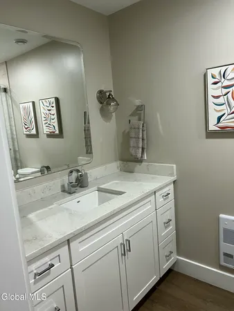 $1,499,999 | 29 Beggs Point Street, Essex, NY 12936