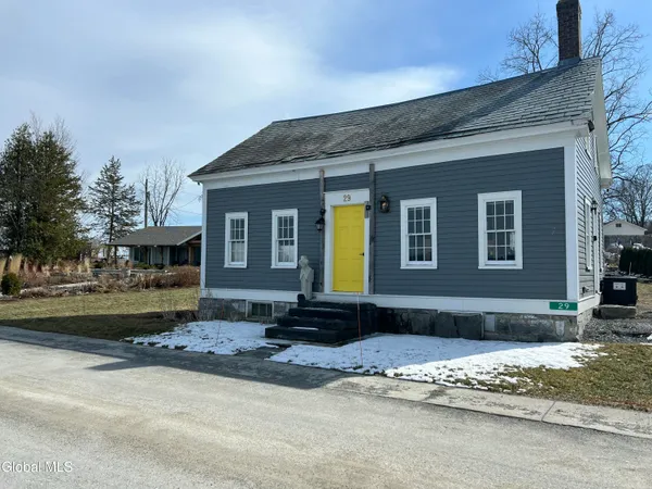 $1,499,999 | 29 Beggs Point Street, Essex, NY 12936