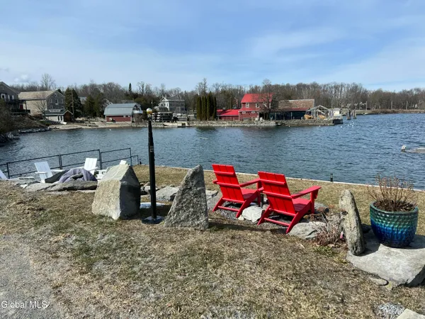 $1,499,999 | 29 Beggs Point Street, Essex, NY 12936