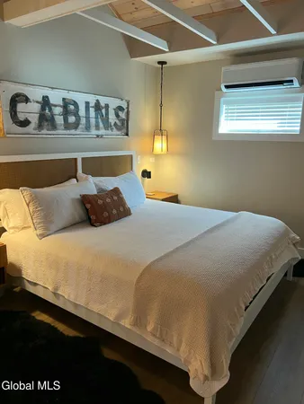 $1,499,999 | 29 Beggs Point Street, Essex, NY 12936