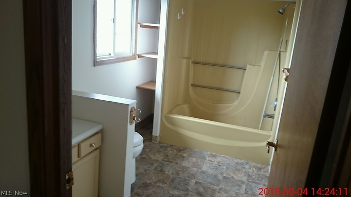 71590 Sharon Road Bridgeport, OH 43912 - Photo 3 of 6