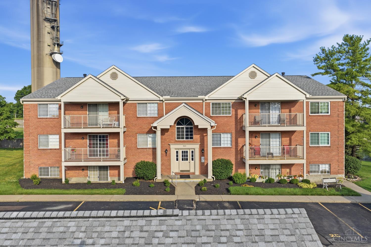 3547 Jessup Road, Unit 1A Cincinnati, OH 45239 - Photo 1 of 46