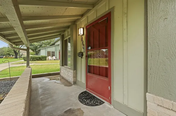 a view of an entryway of the house