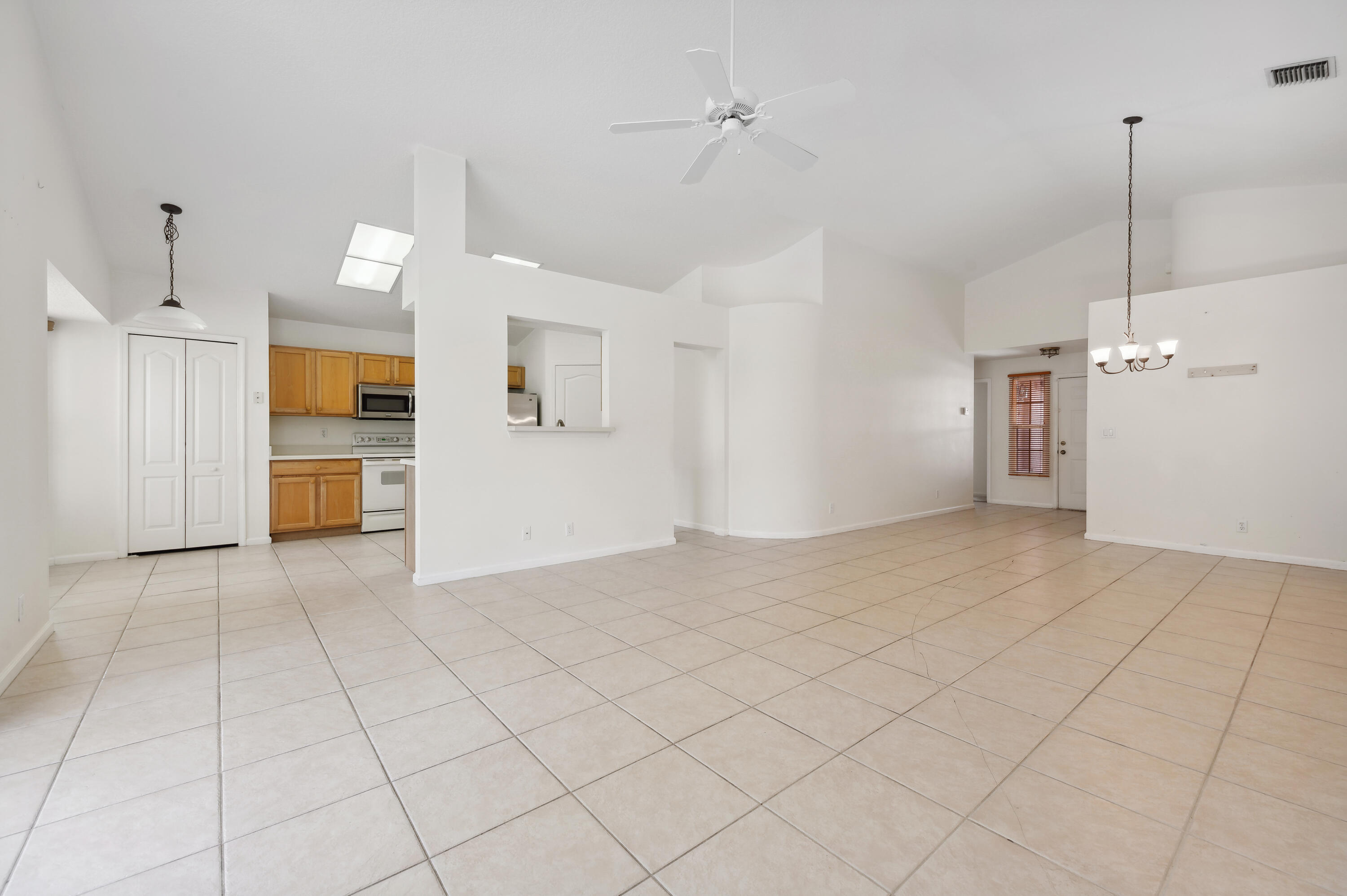 2709 Pointe Circle Greenacres, FL 33413 - Photo 5 of 14 VHT-RX-10812493_4.jpg