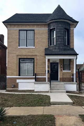 $295,000 | 1239 Clara Avenue, St. Louis, MO 63112