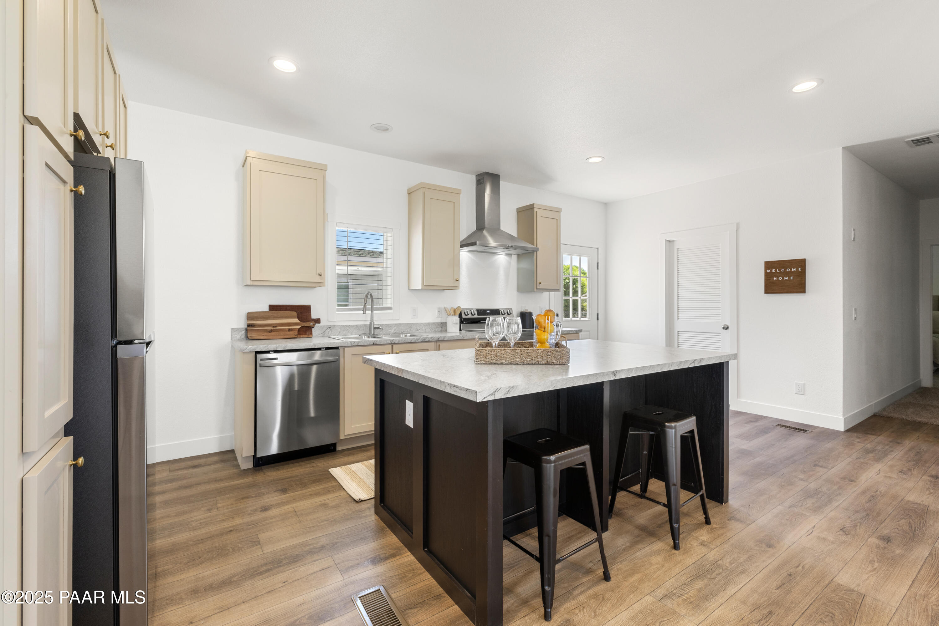 45 Hawaii Road Paulden, AZ 86334 - Photo 4 of 18 10-Kitchen