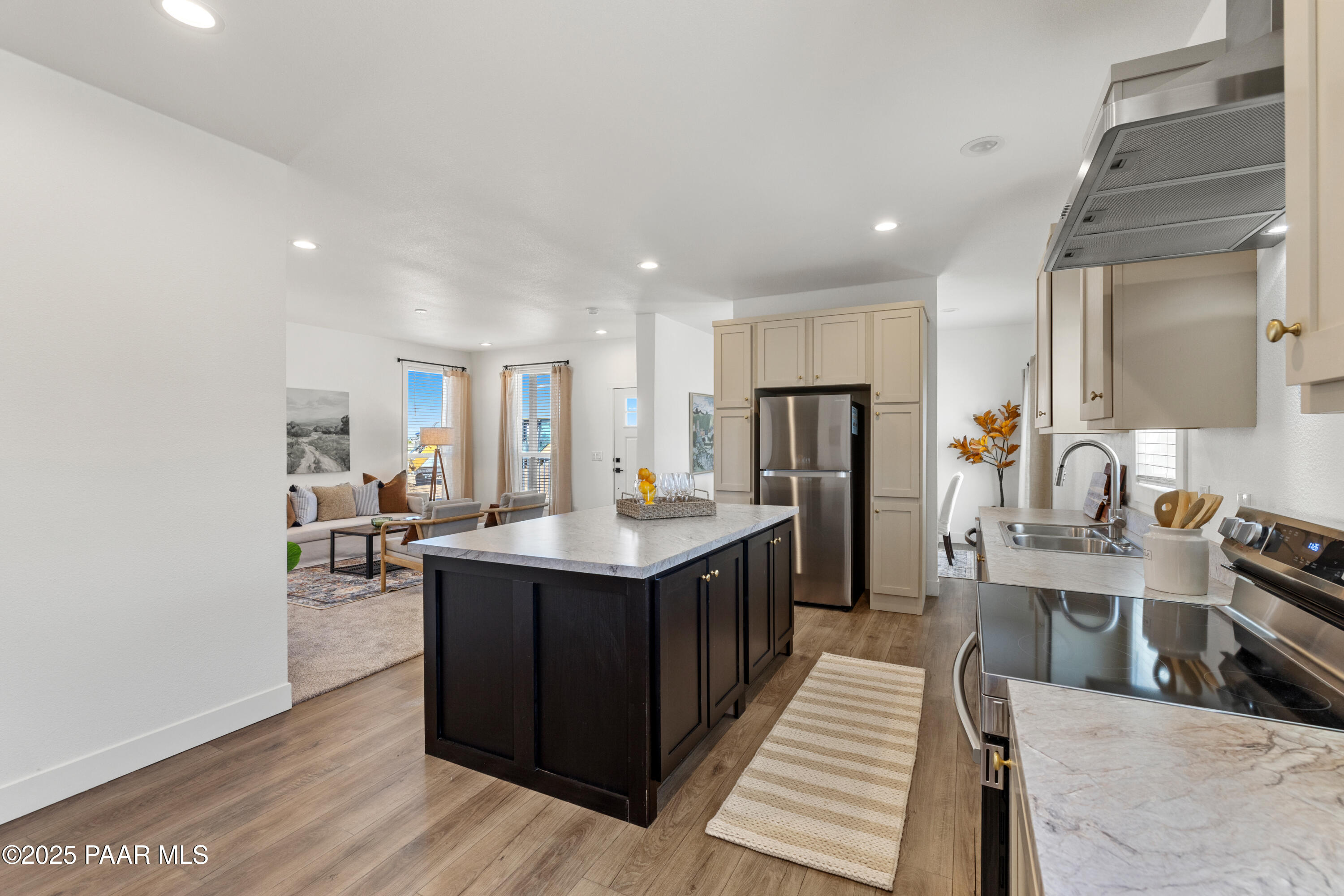 45 Hawaii Road Paulden, AZ 86334 - Photo 5 of 18 06-Kitchen