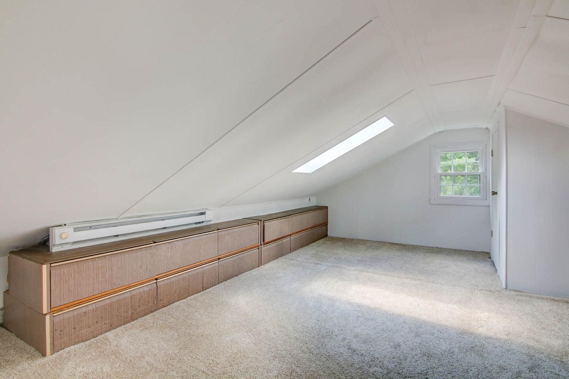 580 Mt Pleasant Church Road Fincastle, VA 24090 - Photo 25 of 39 a view of an empty room with a window