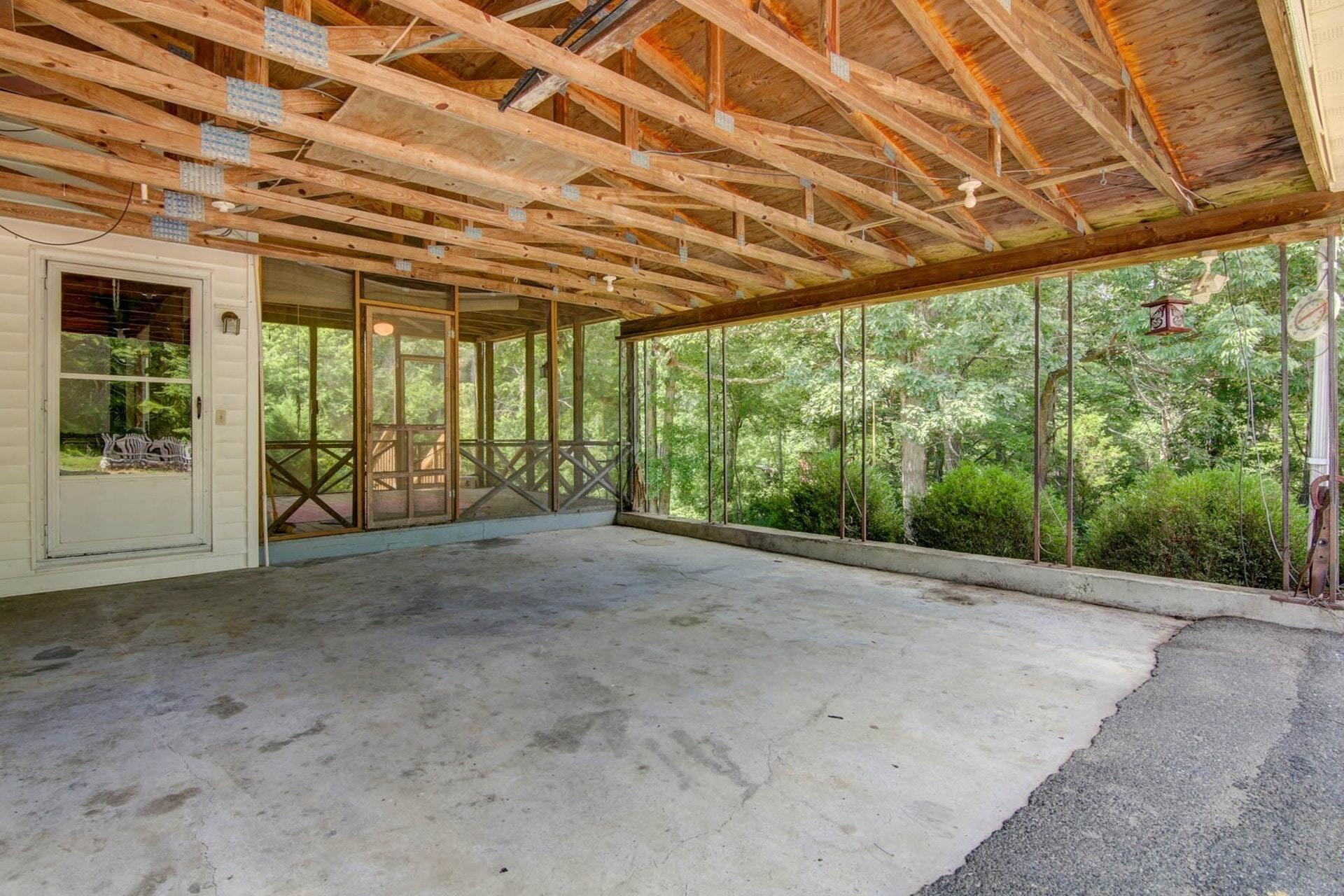 580 Mt Pleasant Church Road Fincastle, VA 24090 - Photo 29 of 39 a view of a backyard of the house