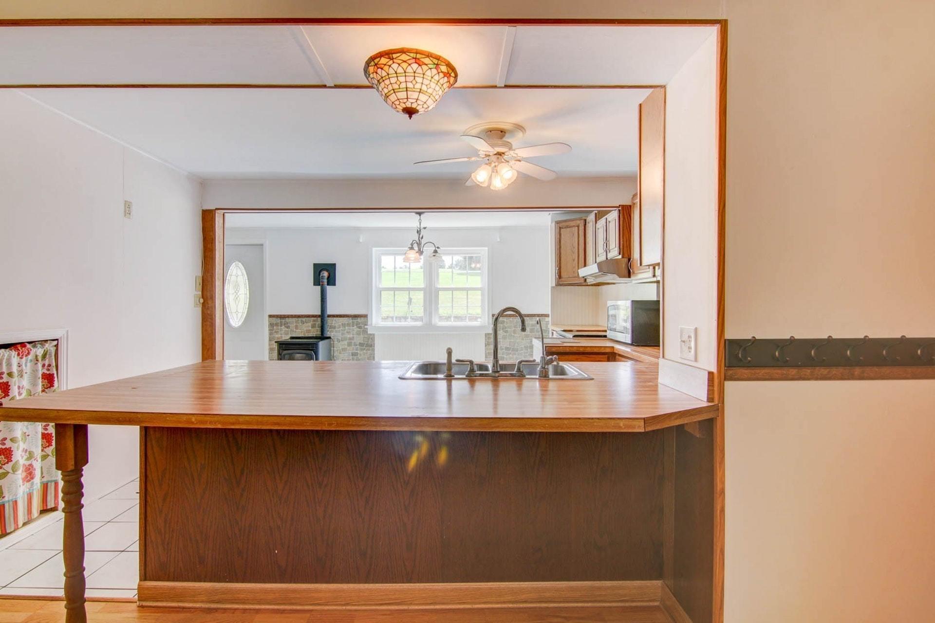 580 Mt Pleasant Church Road Fincastle, VA 24090 - Photo 7 of 39