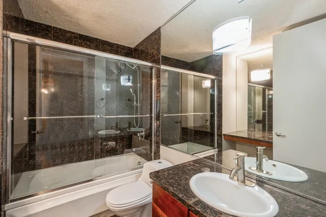 $3,100 | 30 East Huron Street, Unit 4304, Chicago, IL 60611