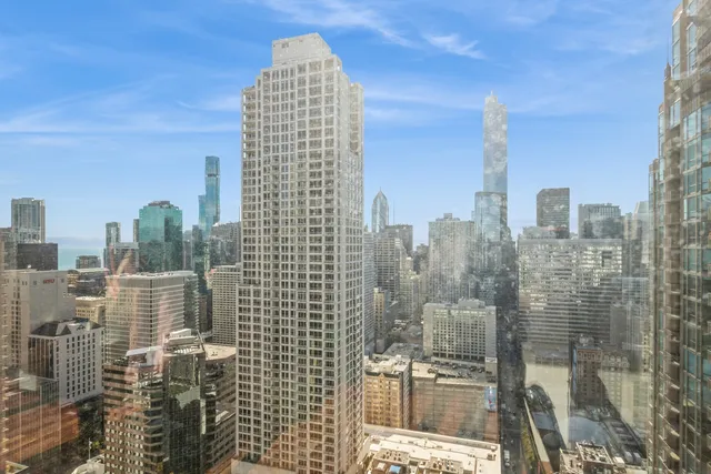 $3,100 | 30 East Huron Street, Unit 4304, Chicago, IL 60611