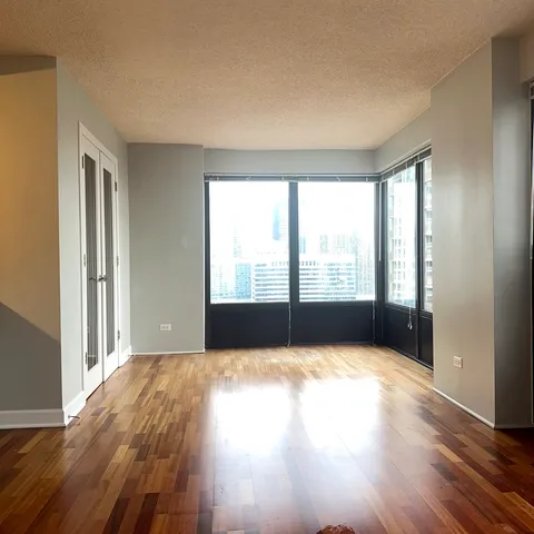 $3,100 | 30 East Huron Street, Unit 4304, Chicago, IL 60611