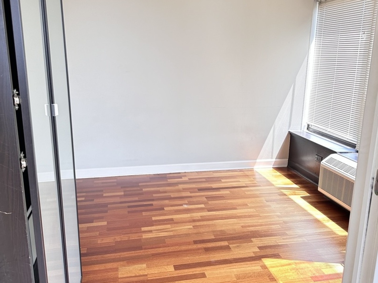 30 East Huron Street, Unit 4304 Chicago, IL 60611 - Photo 10 of 24