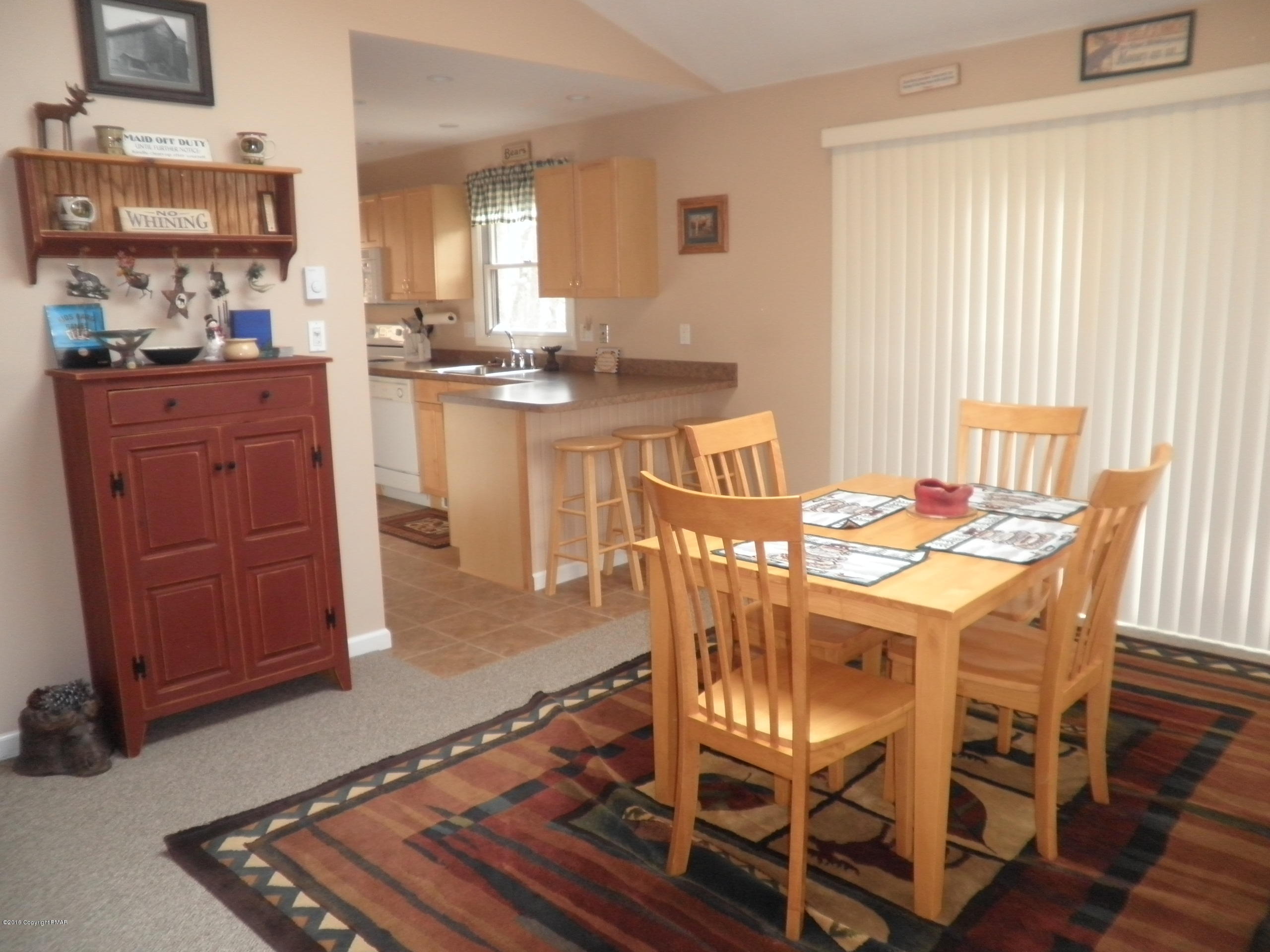 6342 Decker Road Bushkill, PA 18324 - Photo 9 of 33 dining area