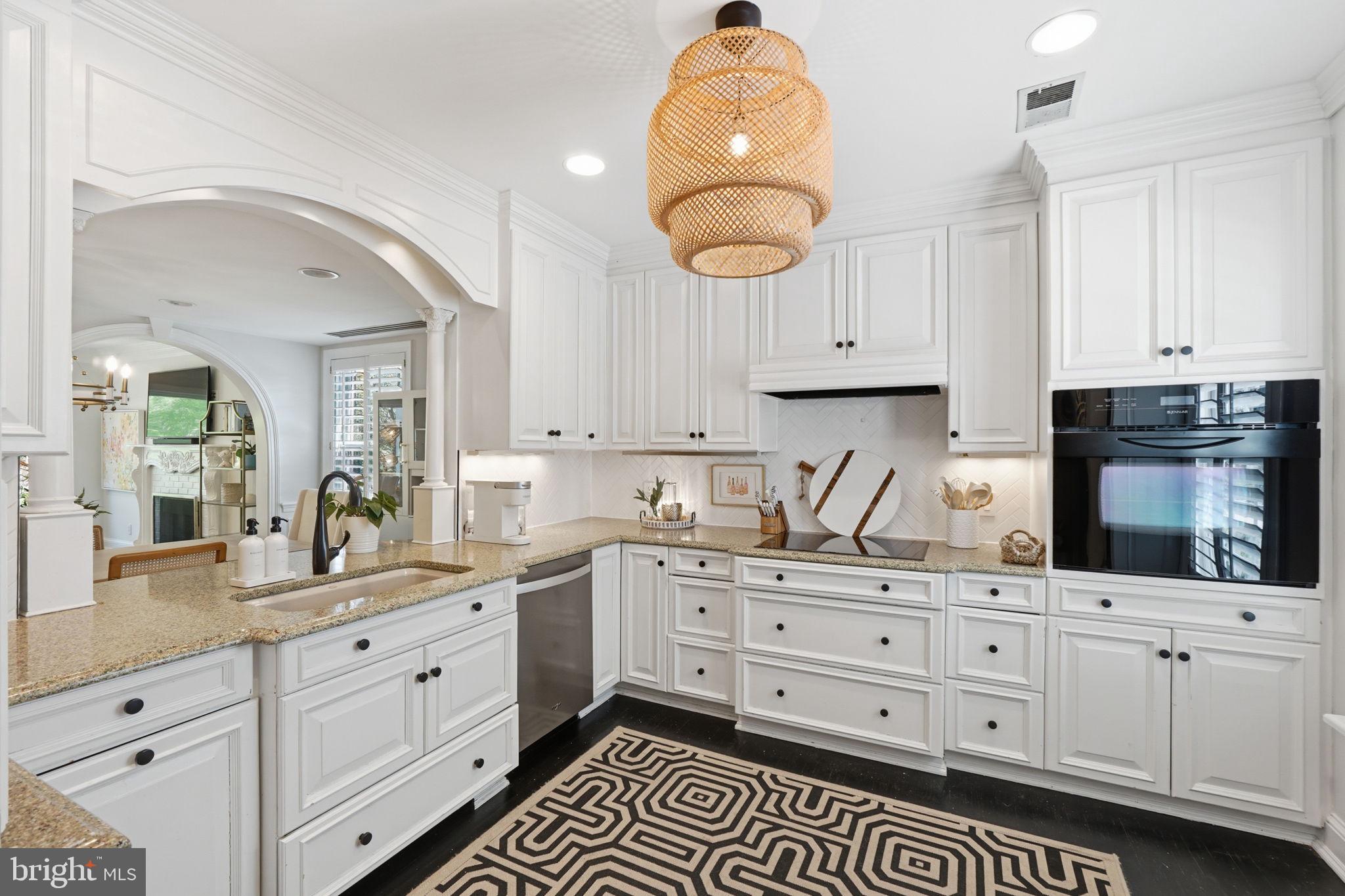 3523 Hamlet Place, Unit 501 Chevy Chase, MD 20815 - Photo 12 of 37
