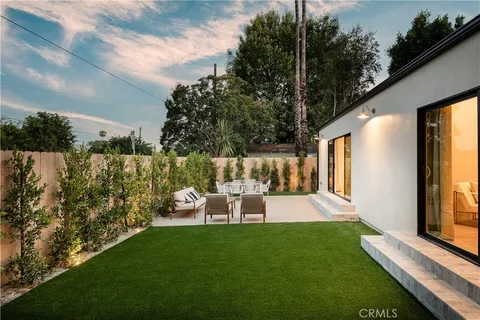 $1,739,500 | 5944 Lasaine Avenue, Encino, CA 91316