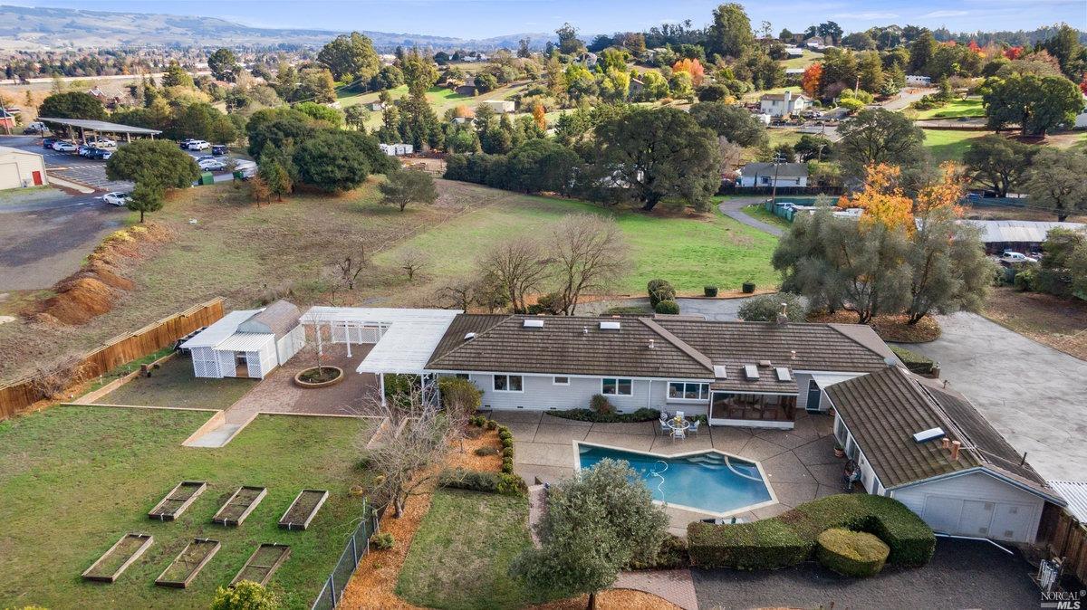 690 Skillman Lane, Petaluma, CA 94952 Compass