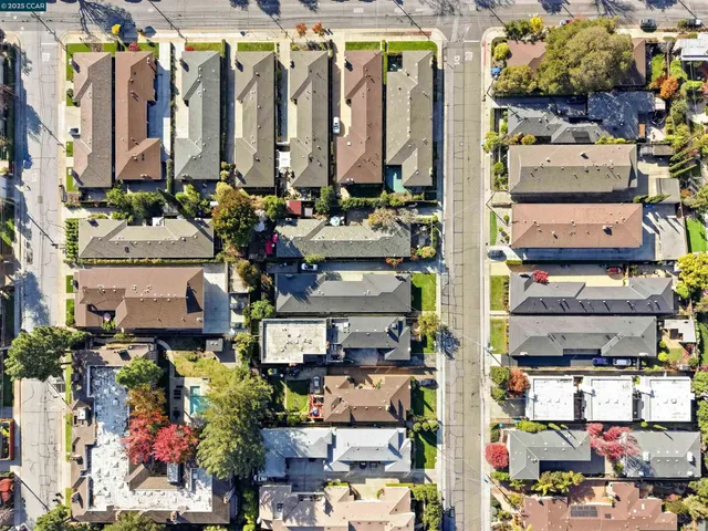 $989,989 | 115 Hobart Avenue, Unit E, San Mateo, CA 94402