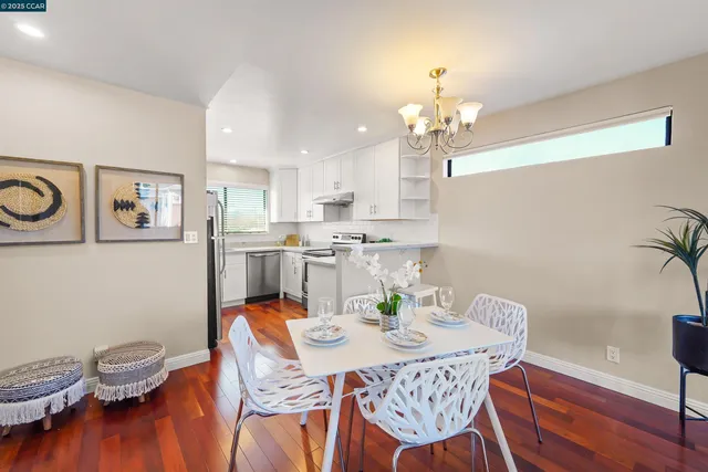 $989,989 | 115 Hobart Avenue, Unit E, San Mateo, CA 94402