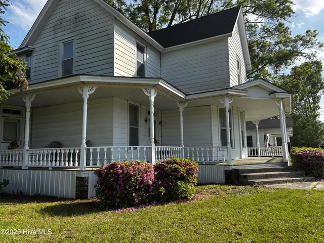 $150,000 | 414 North Center Street, Mount Olive, NC 28365
